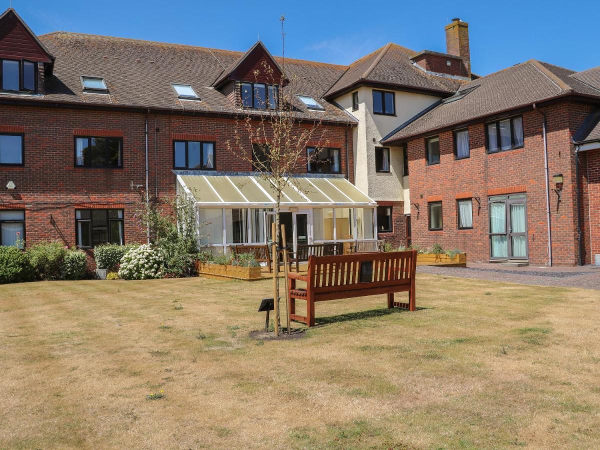 Flat 33 - Marine Court Villa Littlehampton Bagian luar foto